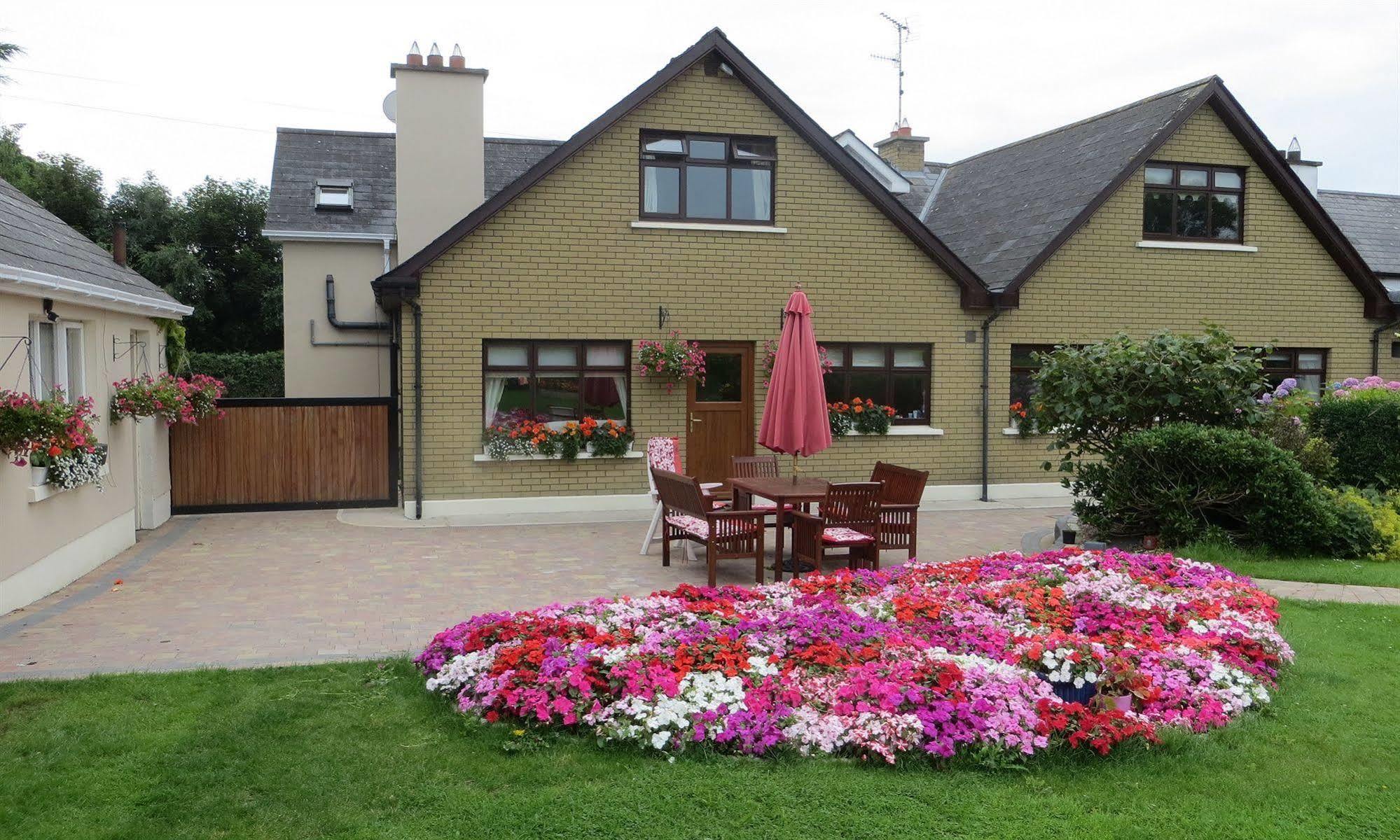 Heritage Accommodation Dundalk Exterior photo